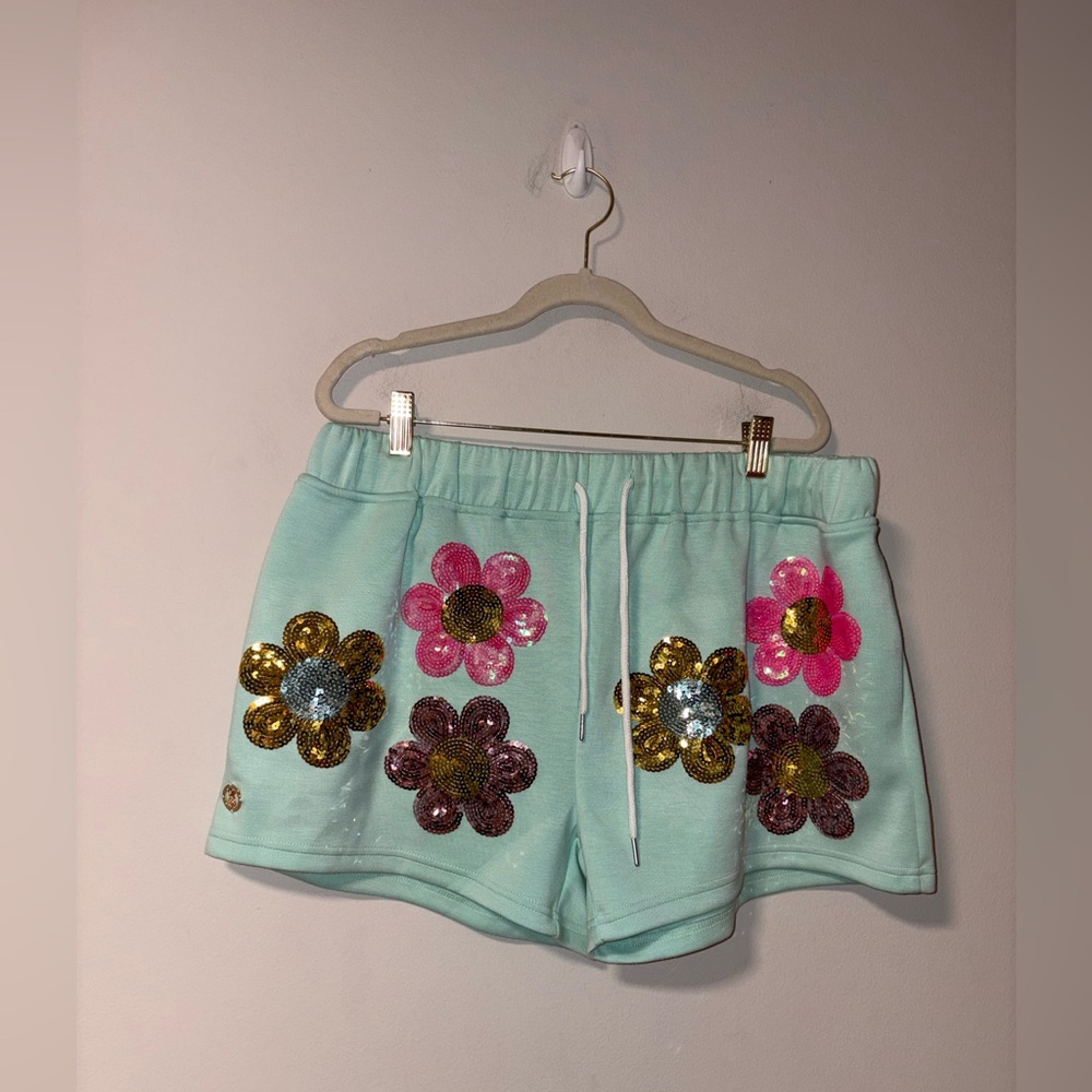 NWOT Simply Southern Groovy Short XL